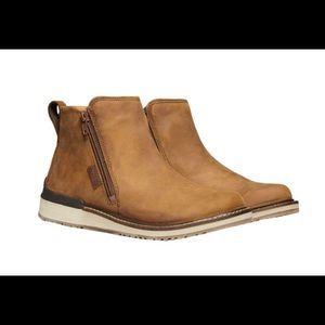 Keen Bailey ankle zipper boots